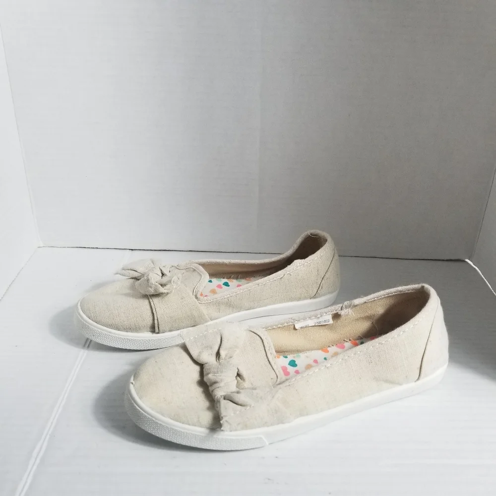 WONDER NATION GIRL'S CREAM FLATS WITH BOW SIZE 4 (PLEASE SEE ALL PHOTOS) - Picture 3 of 14